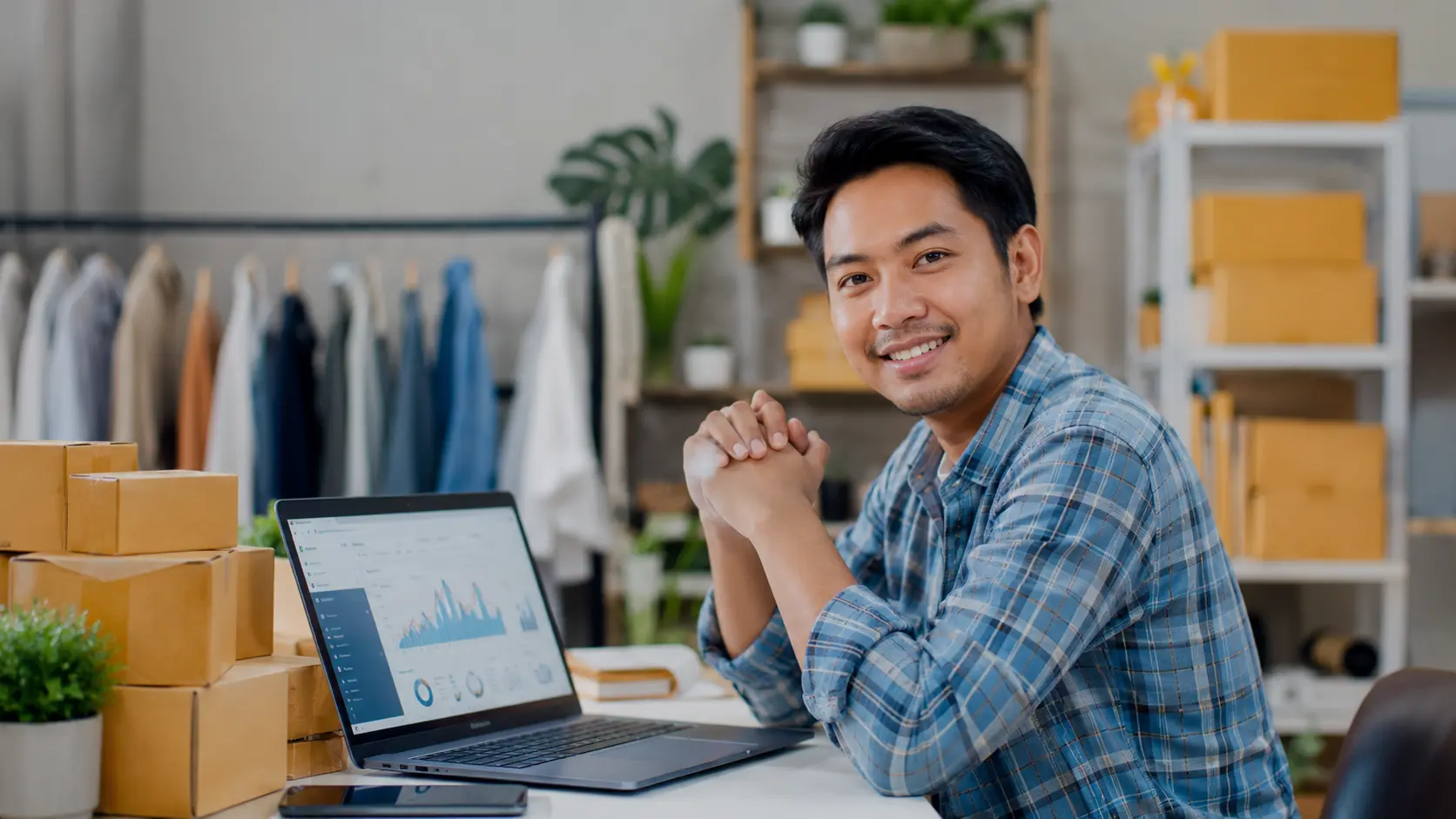 Toko Online vs Marketplace: Mana yang Lebih Menguntungkan?